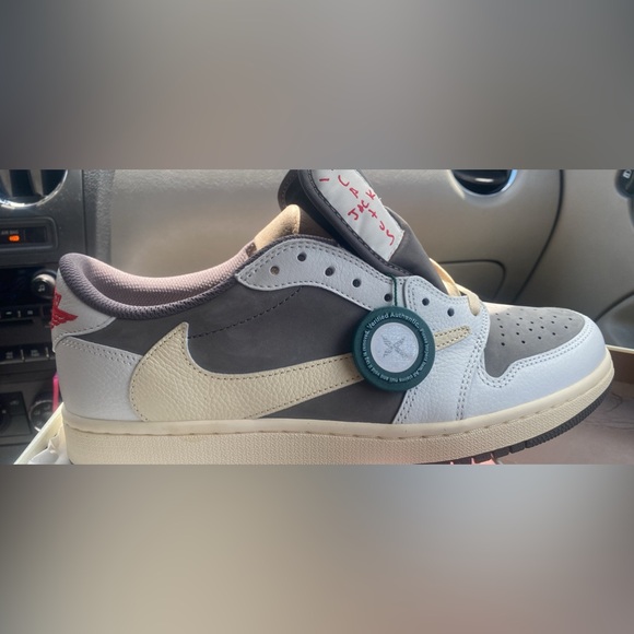 Size 10.5 men